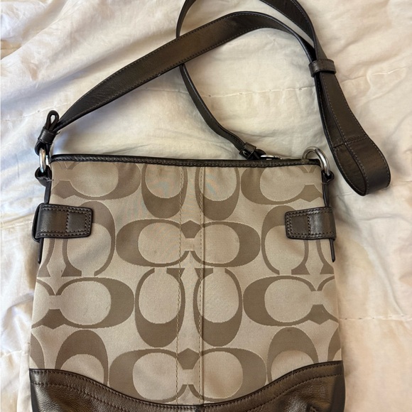 Vintage Coach Signature Crossbody Shoulder Bag in Khaki/Brown - Picture 7 of 11